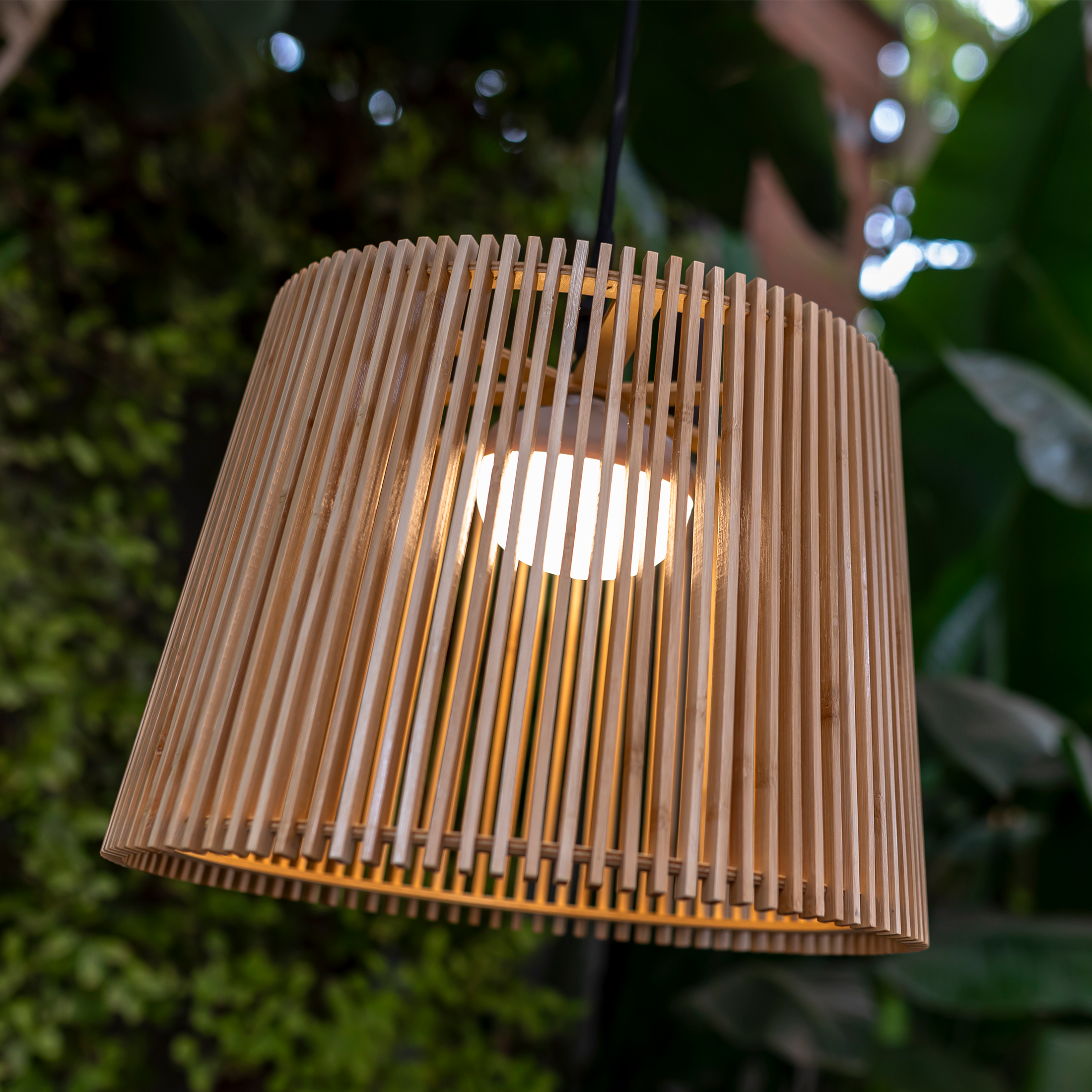 Buiten hanglamp Okinawa 40 bamboe draadloos / oplaadbaar made by NewGarden