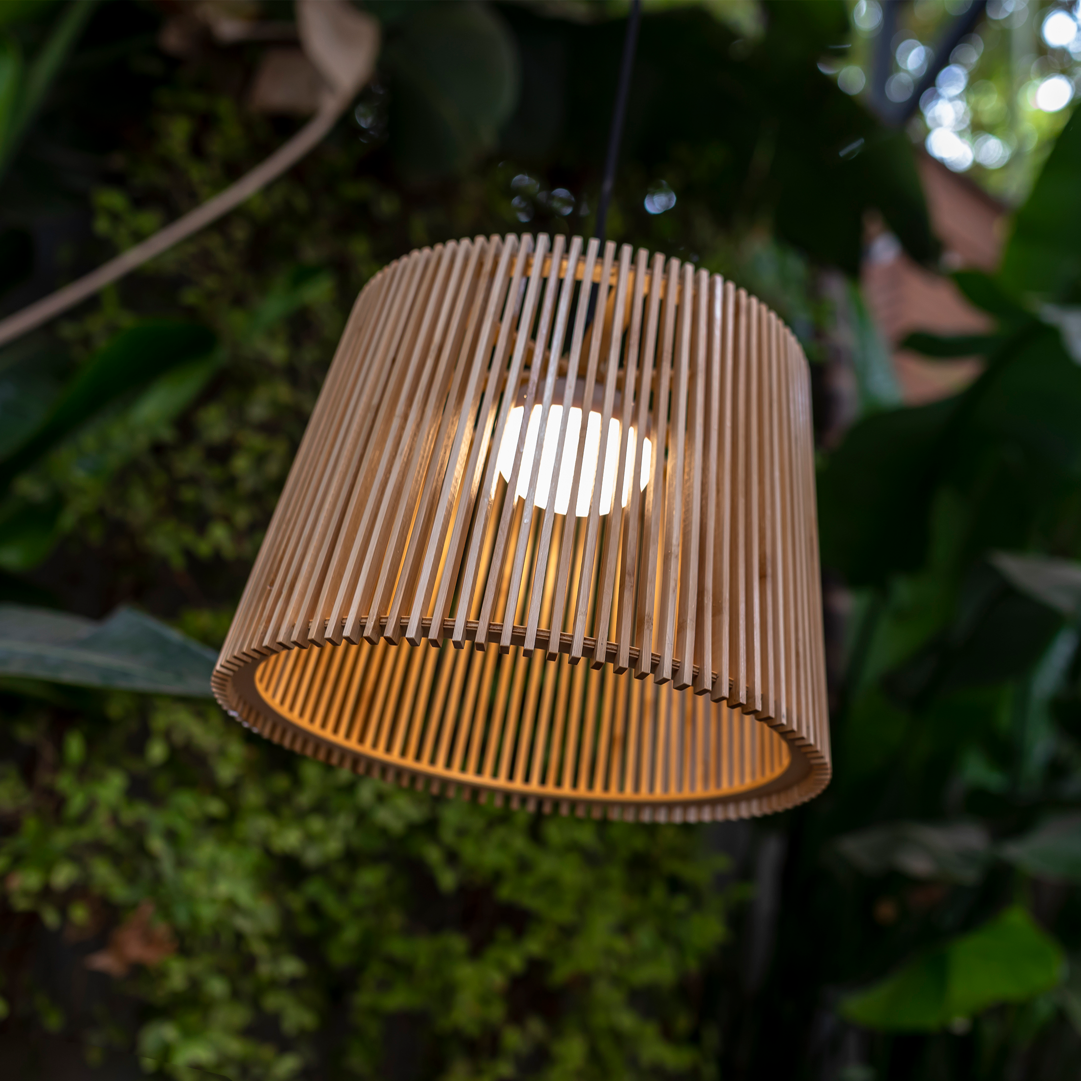 Buiten hanglamp Okinawa 40 bamboe draadloos / oplaadbaar made by NewGarden