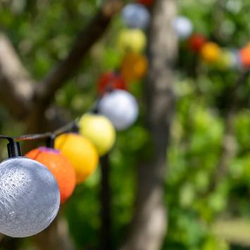 Guirled Lichtsnoer voor buiten met 16 x LED bollen SOLAR+BATT (6 meter) kleur Agrume